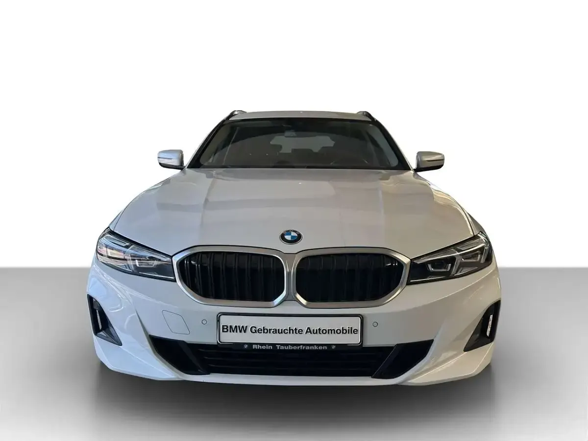 Gebraucht BMW 320 190 PS (139 kW) 2022 Weiß Kombi