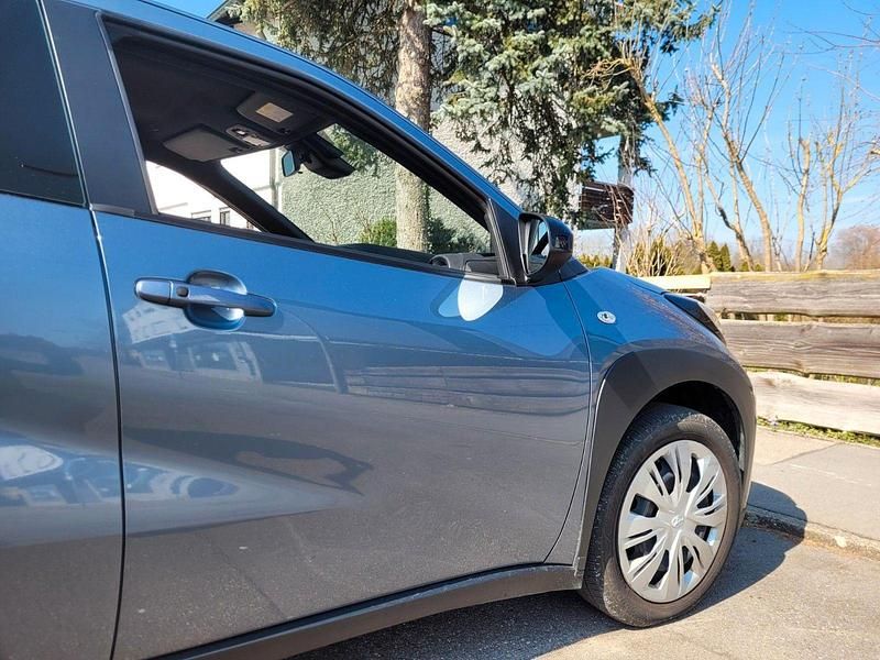 Gebraucht Toyota Aygo Play 72 PS (52 kW) 2024 Blau Kleinwagen