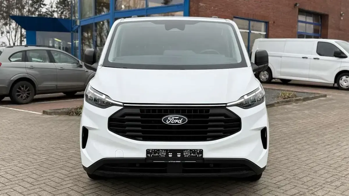 Gebraucht Ford Transit Custom 136 PS (100 kW) 2024 Frostweiß Limousine