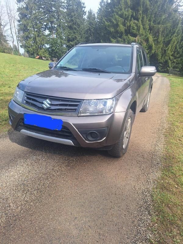 Braun Gebraucht 2013 Suzuki Grand Vitara SUV | 5.900 € (Guter Preis) - Bild 1/4