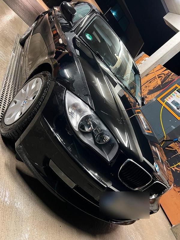 Gebraucht BMW 118 143 PS (105 kW) 2011 Schwarz Kleinwagen