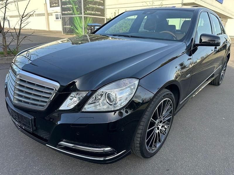 Gebraucht Mercedes E300 Elegance 231 PS (169 kW) 2011 Schwarz Limousine