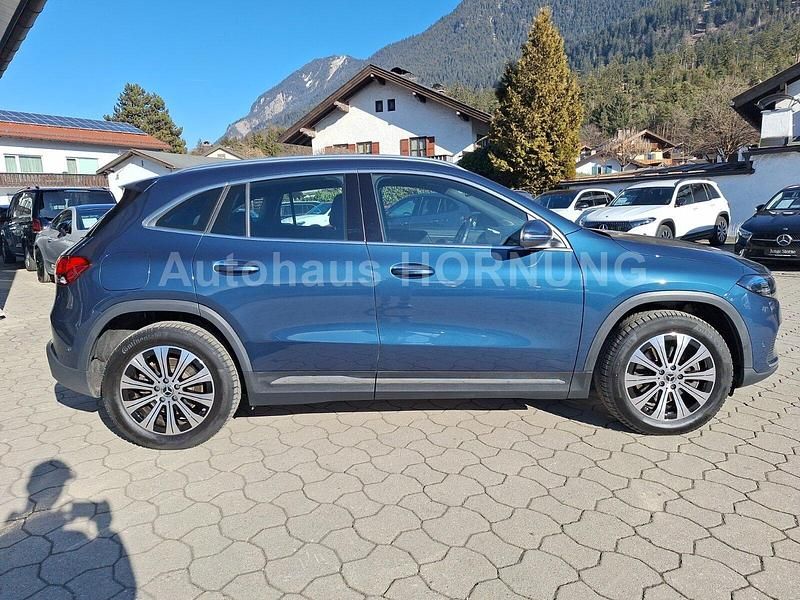 Gebraucht Mercedes EQA350 Progressive 214 kW (292 PS) 2023 Denimblau metallic SUV