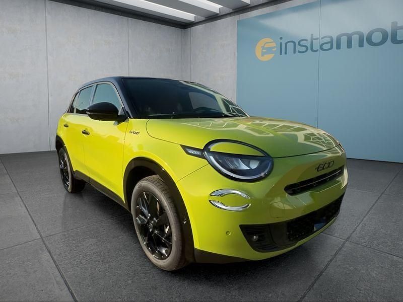 Neu Fiat 600 145 PS (106 kW) 2025 Grün SUV
