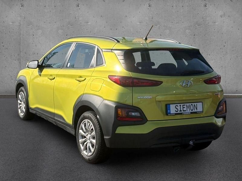Gebraucht Hyundai Kona Select 120 PS (88 kW) 2018 Gelb SUV