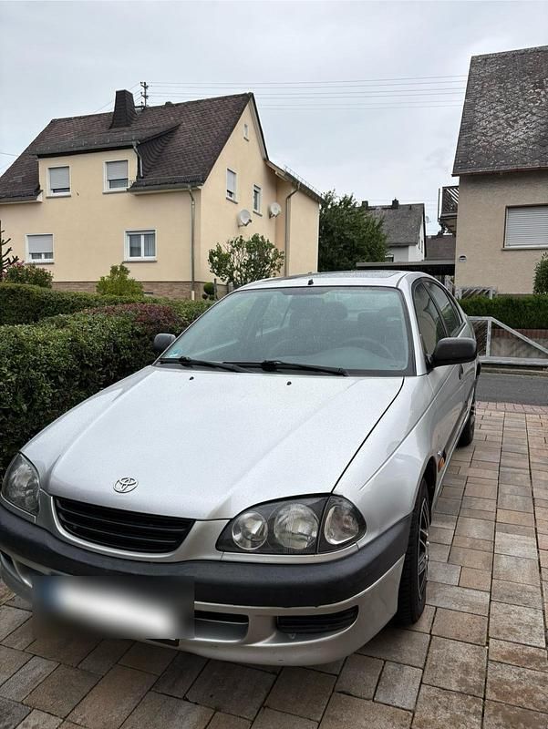 Silber Gebraucht 1998 Toyota Avensis Limousine | 2.400 € (Guter Preis) - Bild 1/4