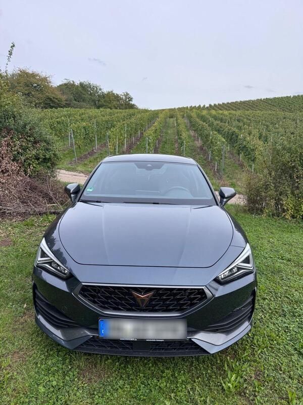 Grau Gebraucht 2021 Cupra Leon VZ Limousine | 22.000 € (Guter Preis) - Bild 1/4