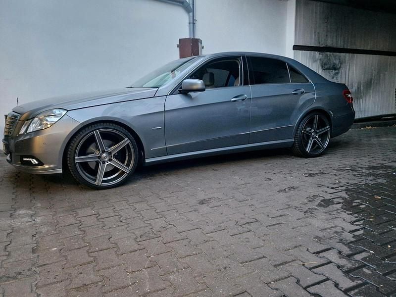 Gebraucht Mercedes 250 204 PS (150 kW) 2010 Silber Limousine