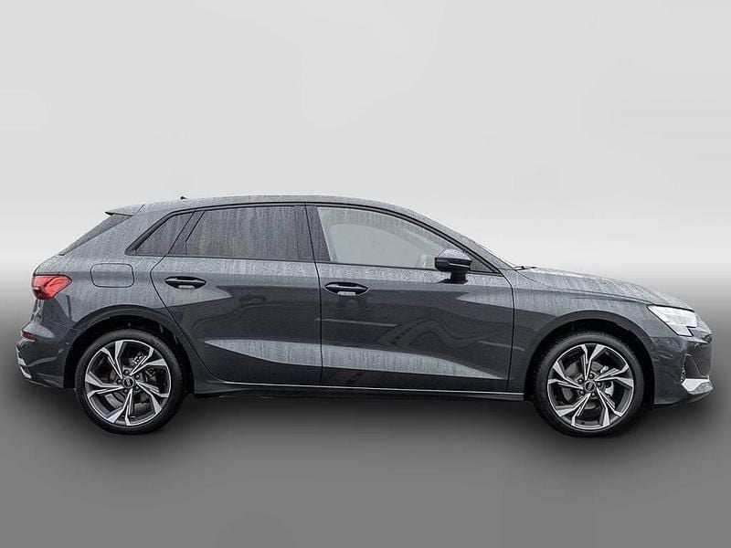 Używany Audi A3 Advanced 116 KM (85 kW) 2025 Szary Sedan/Limuzyna