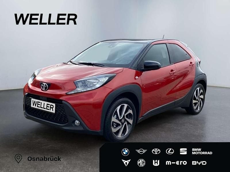 Chili red 235 Neu 2025 Toyota Aygo X SUV | 16.290 € (Guter Preis) - Bild 1/3