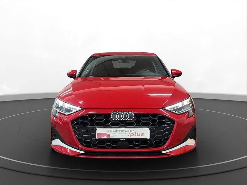 Second-hand Audi A3 Advanced 150 CP (110 kW) 2025 Roșu Berlinǎ