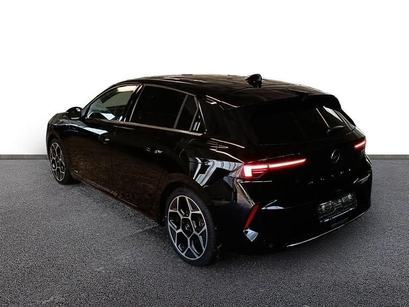 Gebraucht Opel Astra Ultimate 179 PS (131 kW) 2022 Diamant schwarz/karbon schwarz Limousine