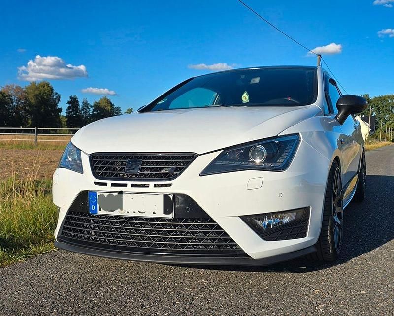 Weiß Gebraucht 2016 Cupra Ibiza Kleinwagen | 11.999 € (Fairer Preis) - Bild 1/4