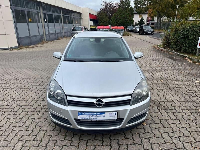 Gebraucht Opel Astra Edition 140 PS (102 kW) 2007 Silber Kleinwagen