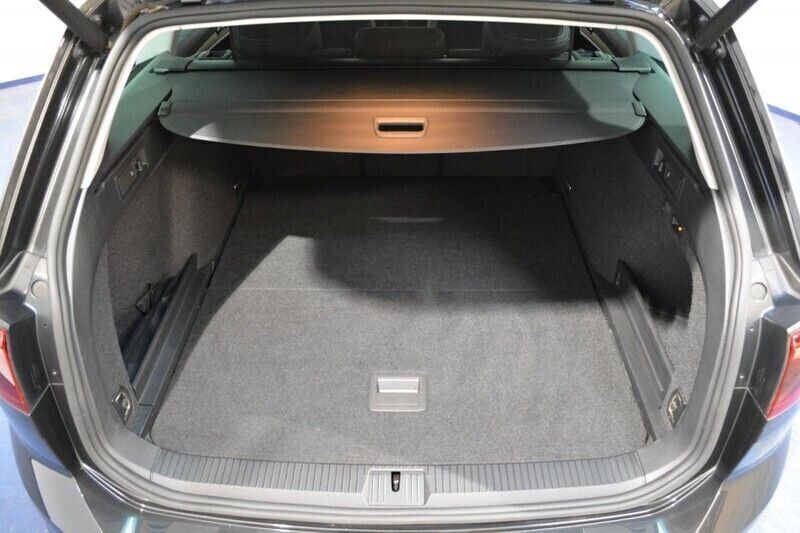 Gebraucht VW Passat Elegance 200 PS (147 kW) 2020 Grau Kombi