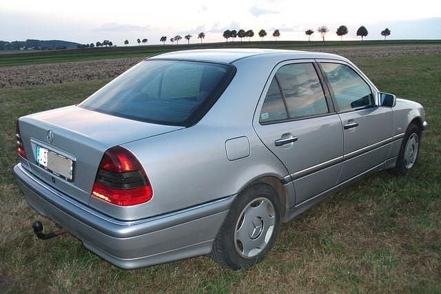Gebraucht Mercedes C200 136 PS (100 kW) 1998 Silber metallic Limousine