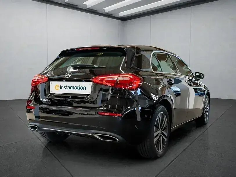 Gebraucht Mercedes A250 218 PS (160 kW) 2022 Schwarz Limousine