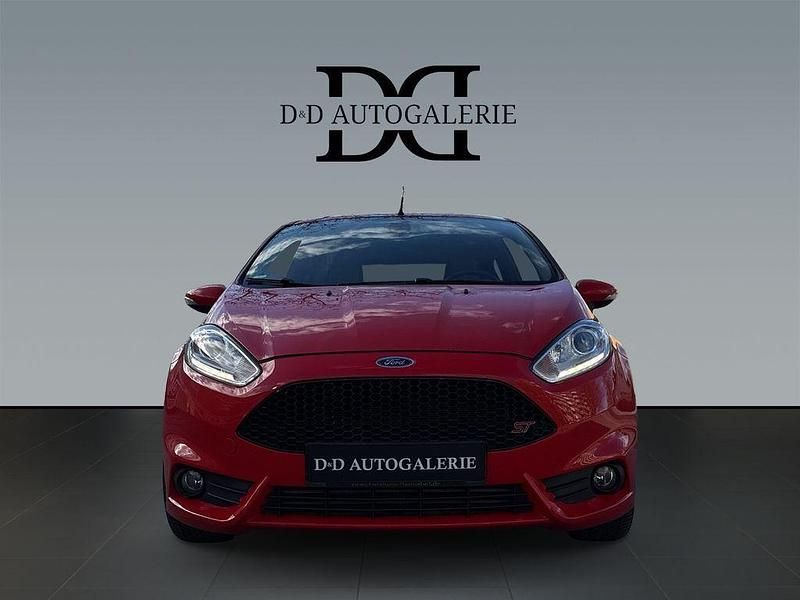 Gebraucht Ford Fiesta ST 182 PS (133 kW) 2017 Rot Limousine