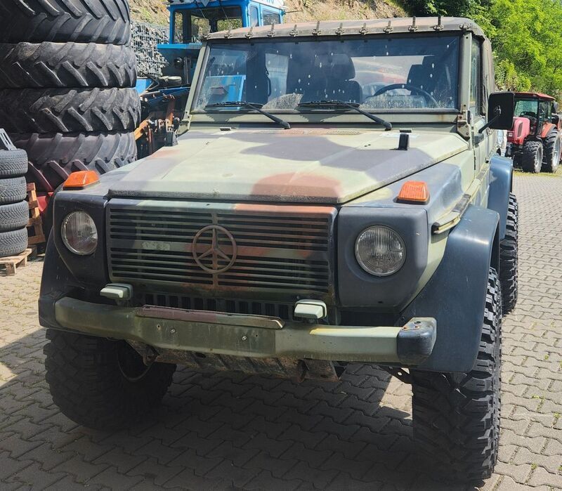 Grün Gebraucht 1990 Mercedes G250 SUV | 42.000 € - Bild 1/4
