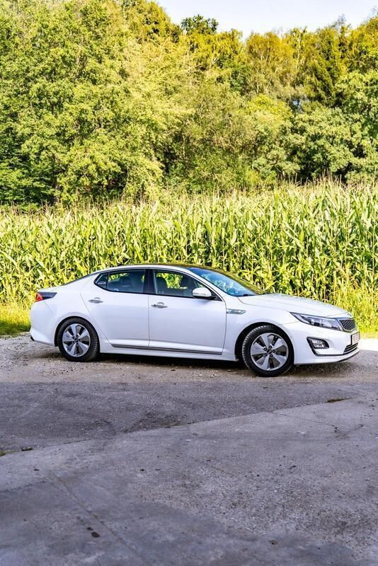 Weiß Gebraucht 2015 Kia Optima Hybrid Spirit Limousine | 14.300 € (Fairer Preis) - Bild 1/4