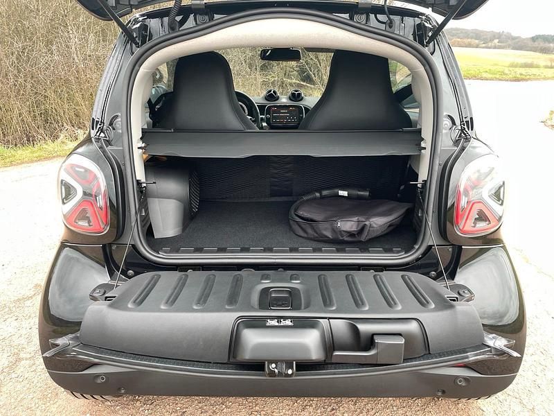 Gebraucht Smart ForTwo Coupé 66 kW (90 PS) 2022 Schwarz Kleinwagen