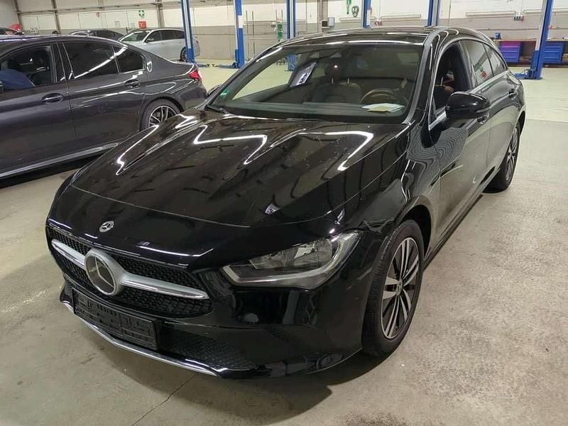 Nachtschwarz Gebraucht 2021 Mercedes CLA250e Limousine | 24.600 € (Superpreis) - Bild 1/3