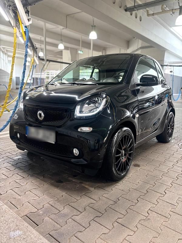 Schwarz Gebraucht 2018 Smart ForTwo Coupé Coupé | 16.900 € (Teuer) - Bild 1/4