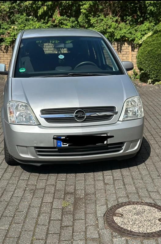 Silber Gebraucht 2004 Opel Meriva Van / Kleinbus | 900 € (Guter Preis) - Bild 1/4