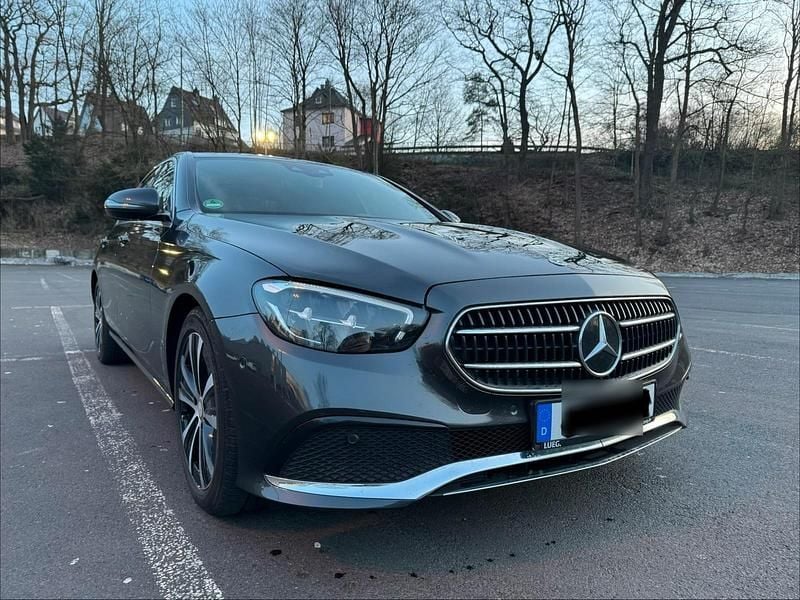 Gebraucht Mercedes E220 Premium 194 PS (142 kW) 2021 Grau Limousine