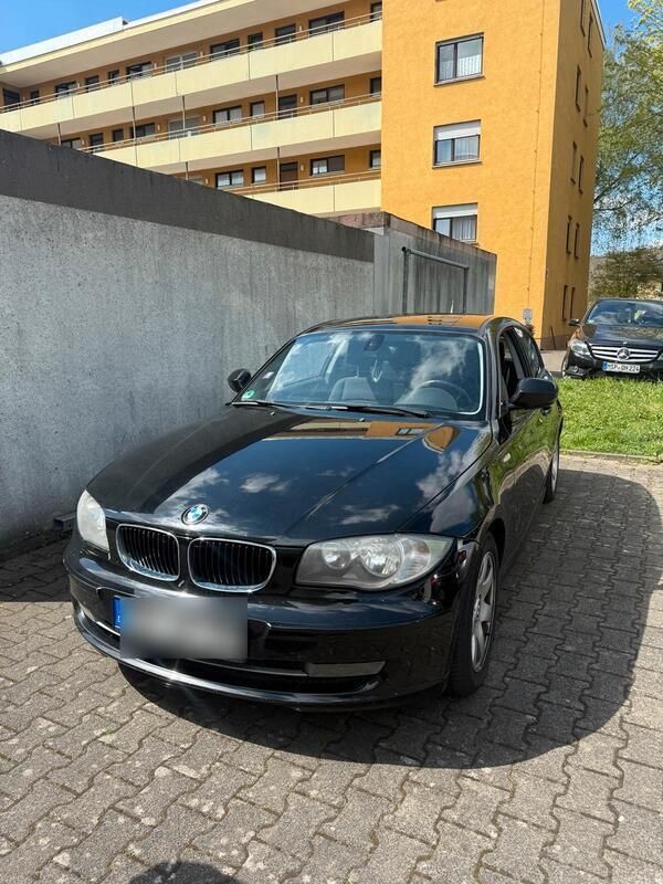 Schwarz Gebraucht 2011 BMW 116 Kleinwagen | 1.500 € (Fairer Preis) - Bild 1/4