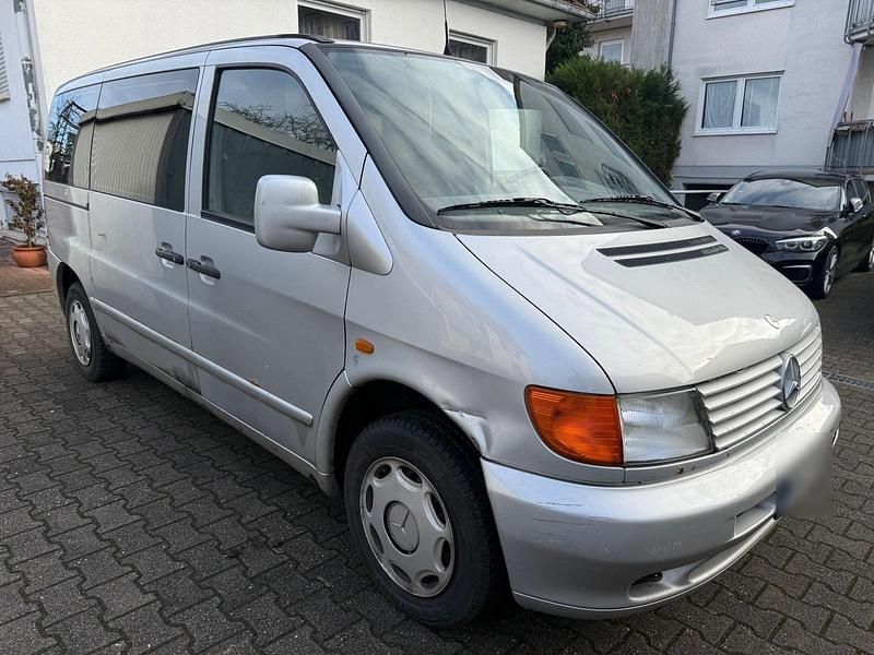 Gebraucht Mercedes Vito 122 PS (89 kW) 2001 Silber Van