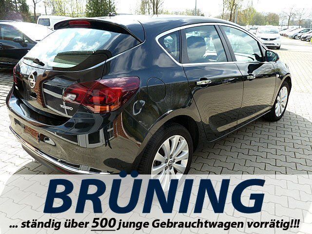 Gebraucht Opel Astra Excellence 140 PS (102 kW) 2013 Schwarz metallic Limousine
