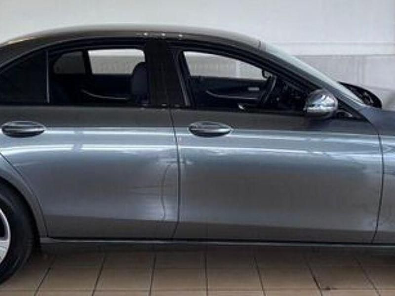 Gebraucht Mercedes E220 Avantgarde 194 PS (142 kW) 2017 Selenitgrau Limousine