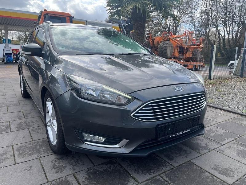 Gebraucht Ford Focus Titanium 150 PS (110 kW) 2016 Grau Limousine