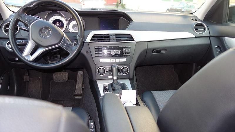 Gebraucht Mercedes C250 204 PS (150 kW) 2012 Schwarz Limousine