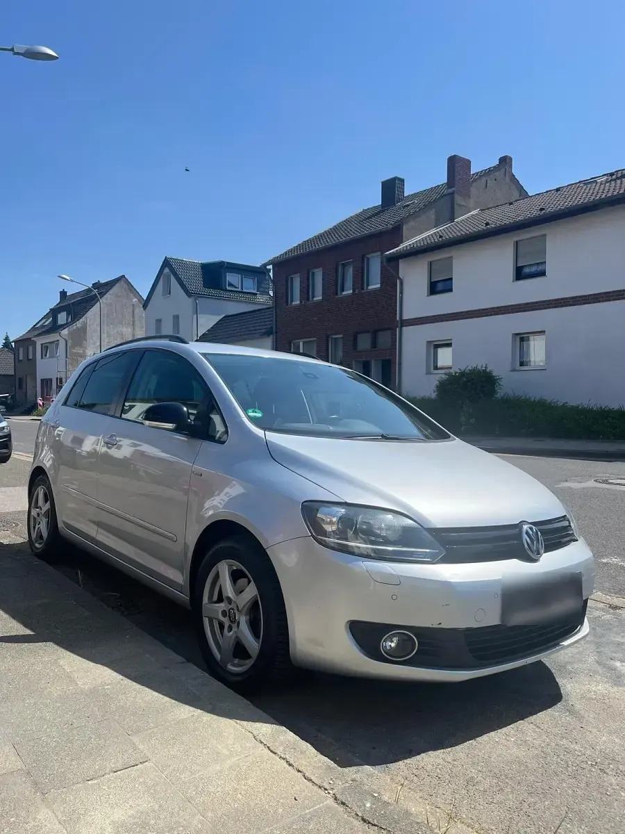 Gebraucht VW Golf VII 105 PS (77 kW) 2012 Silber Limousine