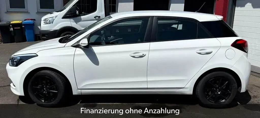 Gebraucht Hyundai i20 101 PS (74 kW) 2017 Weiß Kleinwagen