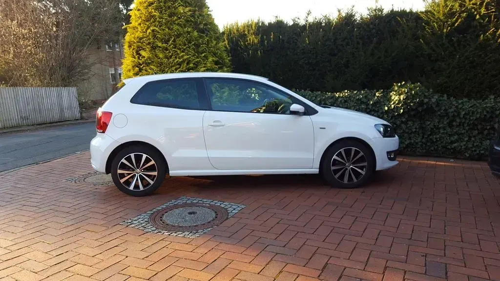 Gebraucht VW Polo Life 105 PS (77 kW) 2013 Weiß Kleinwagen