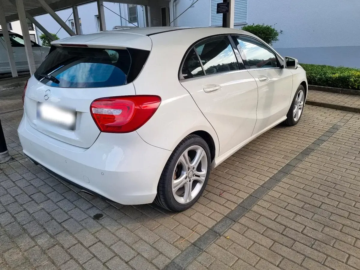 Second-hand Mercedes A180 122 CP (89 kW) 2014 Alb Hatchback