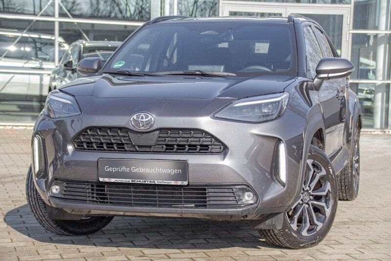Grau metallic Gebraucht 2024 Toyota Yaris Cross Team SUV | 25.590 € (Superpreis) - Bild 1/4