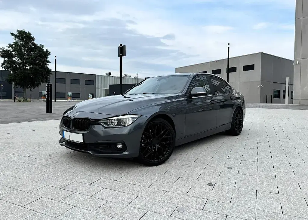 Gebraucht BMW 316 Advantage 116 PS (85 kW) 2018 Grau Limousine