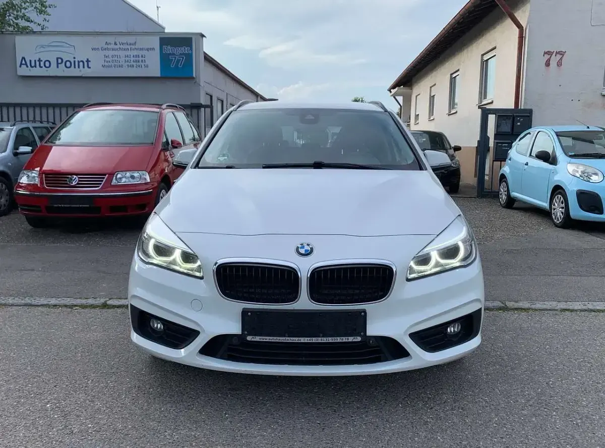 Gebraucht BMW 218 Advantage 150 PS (110 kW) 2017 Alpinweiss iii Kombi