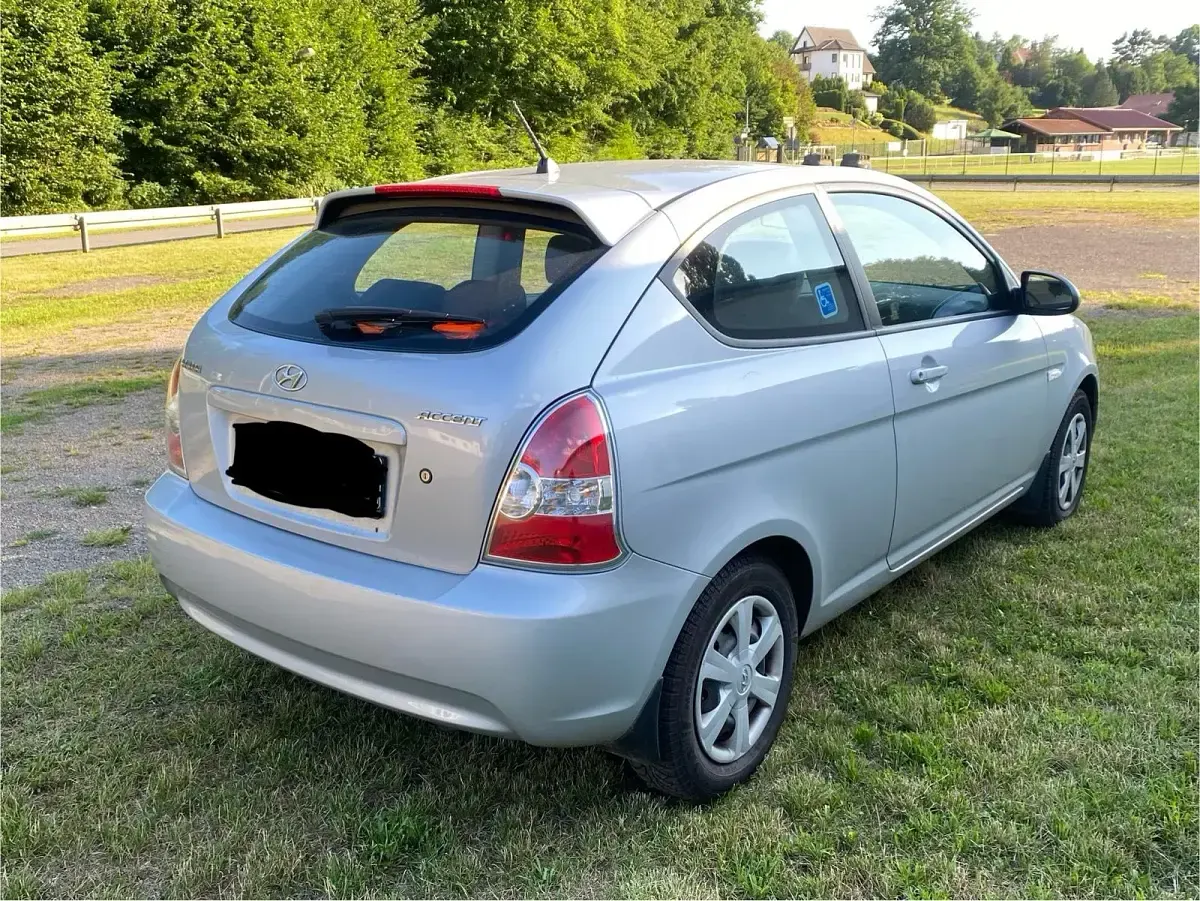 Gebraucht Hyundai Accent 105 PS (77 kW) 2007 Silber Kleinwagen