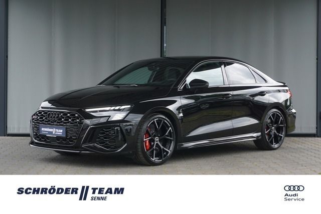 Schwarz Gebraucht 2023 Audi RS3 Ambiente Kleinwagen | 69.980 € (Teuer) - Bild 1/4