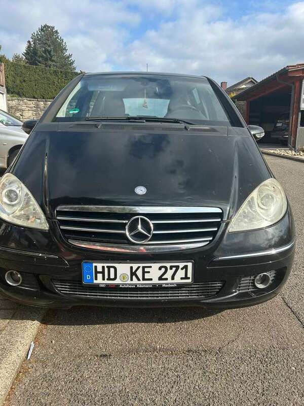 Schwarz Gebraucht 2004 Mercedes A180 Avantgarde Kleinwagen | 1.000 € (Fairer Preis) - Bild 1/4