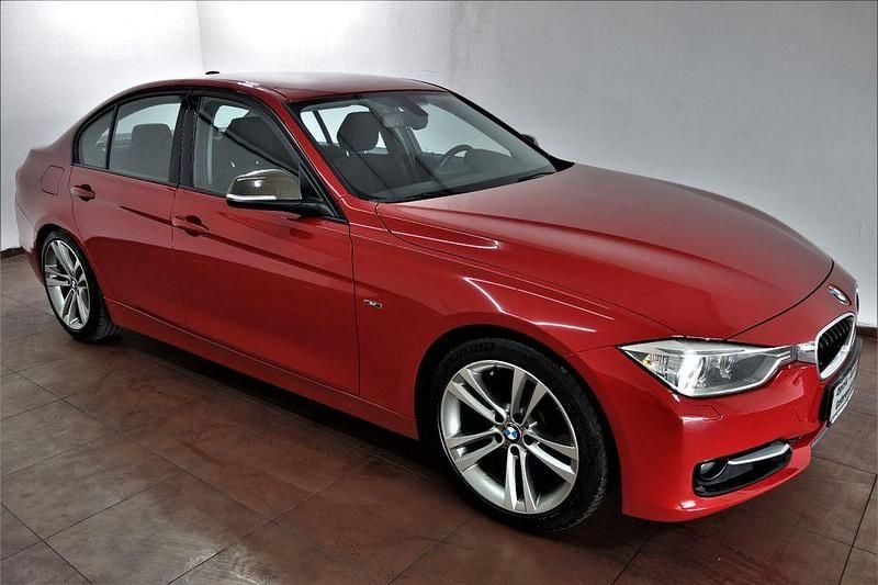 Rot Gebraucht 2012 BMW 328 M Sport Limousine | 8.999 € (Superpreis) - Bild 1/4
