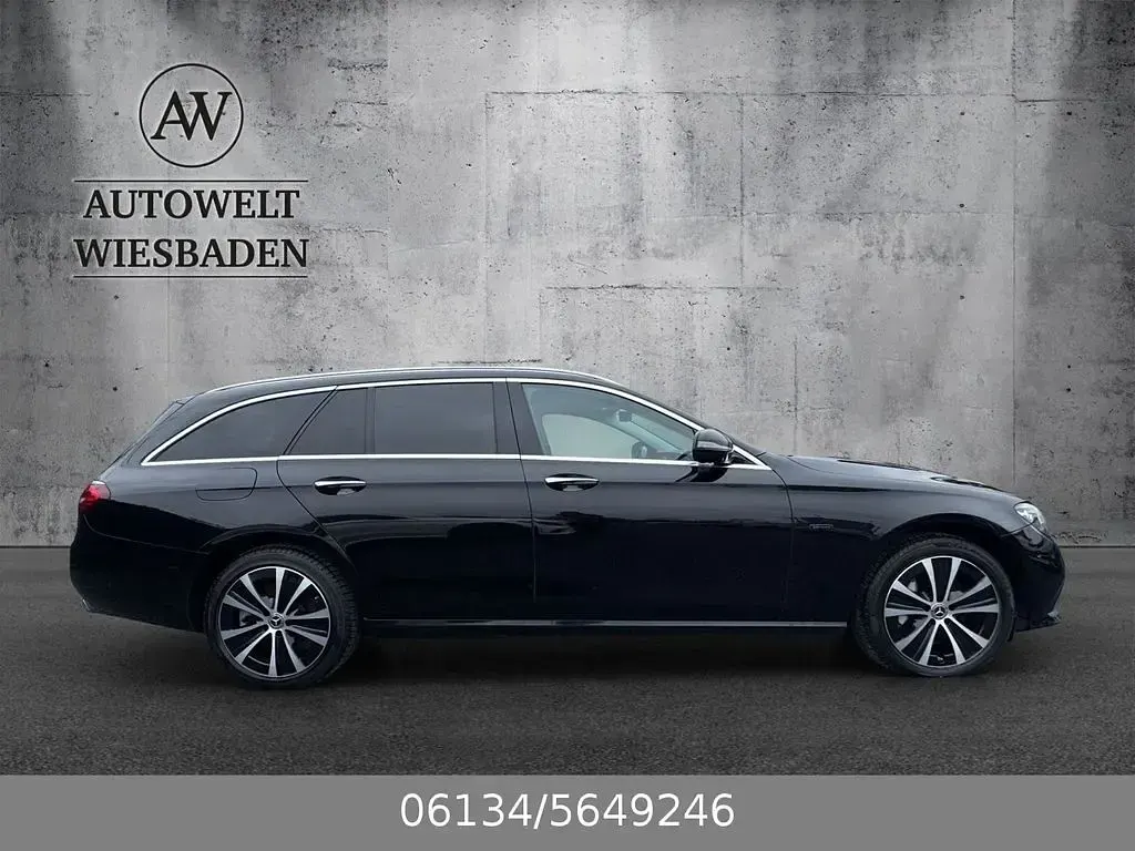 Używany Mercedes E300 306 KM (225 kW) 2021 Czarny Sedan/Limuzyna