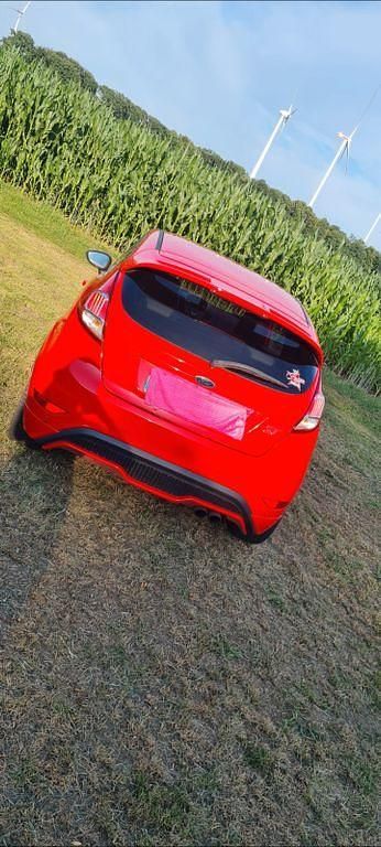 Gebraucht Ford Fiesta ST 182 PS (133 kW) 2016 Rot Kleinwagen