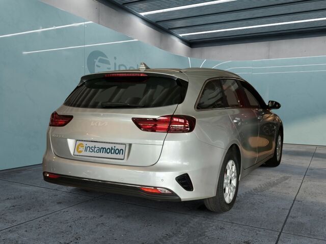 Gebraucht Kia Ceed 140 PS (102 kW) 2024 Silber Kleinwagen