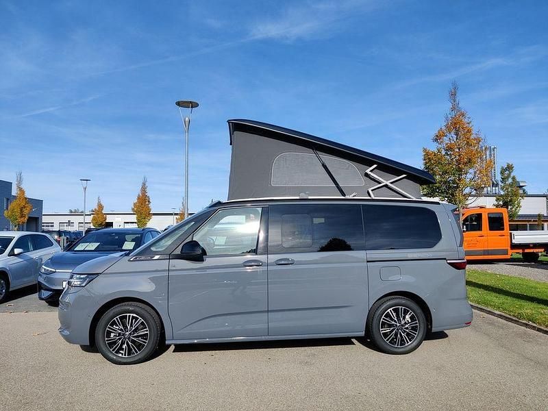 Neu VW T7 Beach 150 PS (110 kW) 2025 Grau Van